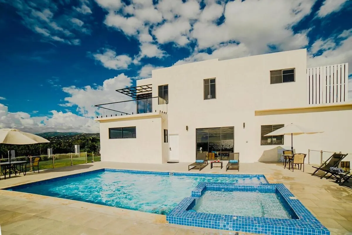 Calabura Villa Whitehouse ジャマイカ