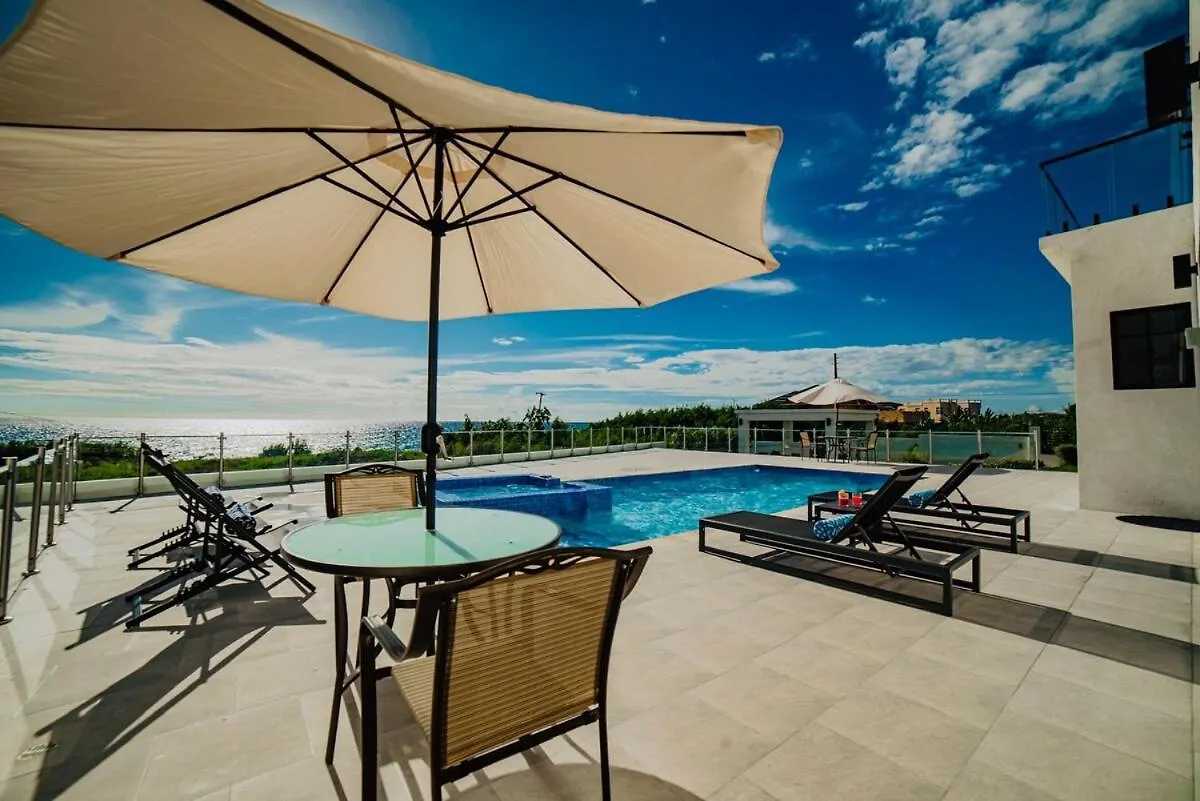 Calabura Villa Whitehouse
