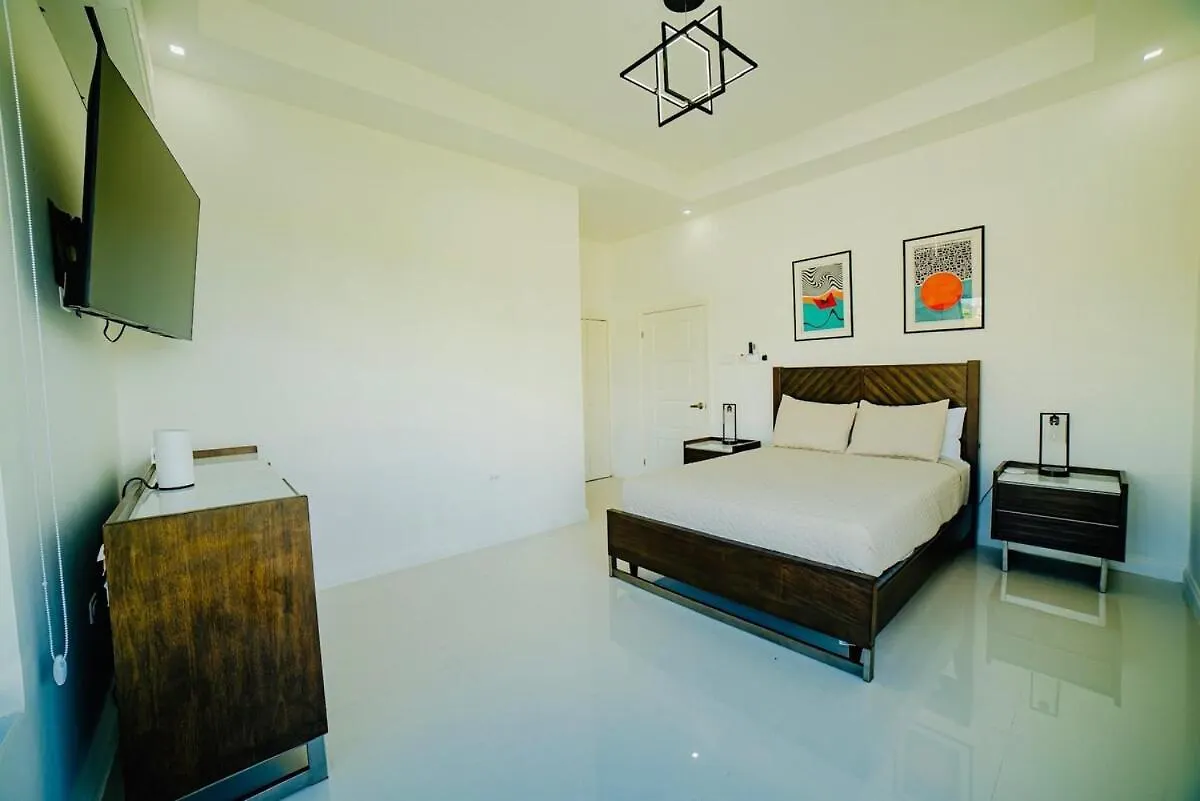 Calabura Villa Whitehouse 0*,  Jamajka