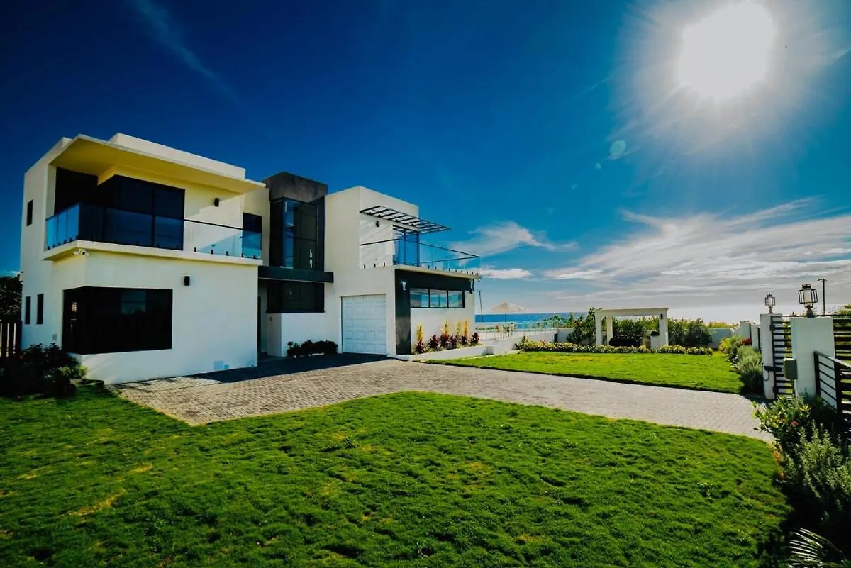 Calabura Villa Whitehouse
