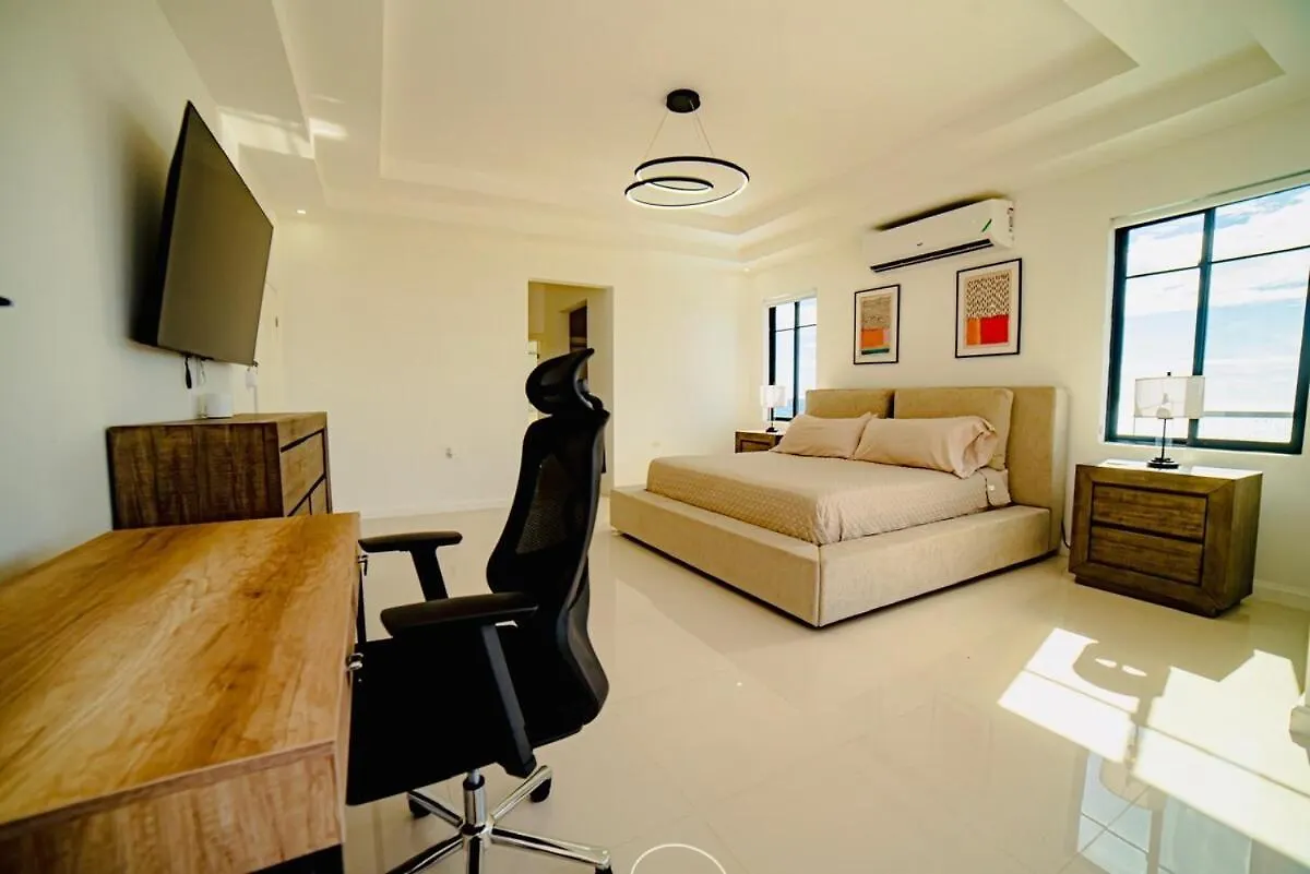 Calabura Villa Whitehouse