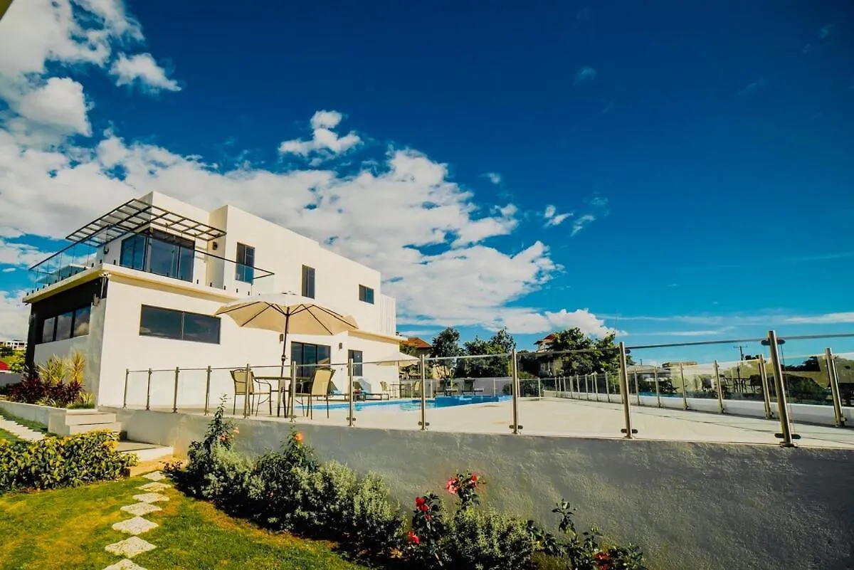 Calabura Villa Whitehouse 0*,